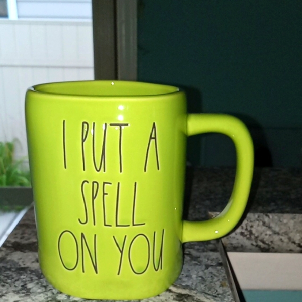 Rae Dunn Halloween Lime Green Mug - I Put a Spell on You 💚💚💚💚